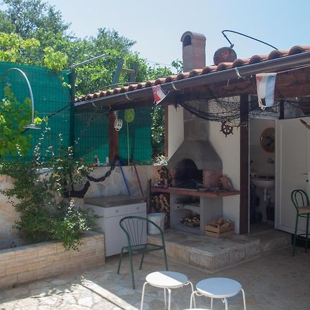 Villa Ivanka Murter Ap C Sa Grijanim Bazenom I Besplatnim Parkingom Εξωτερικό φωτογραφία