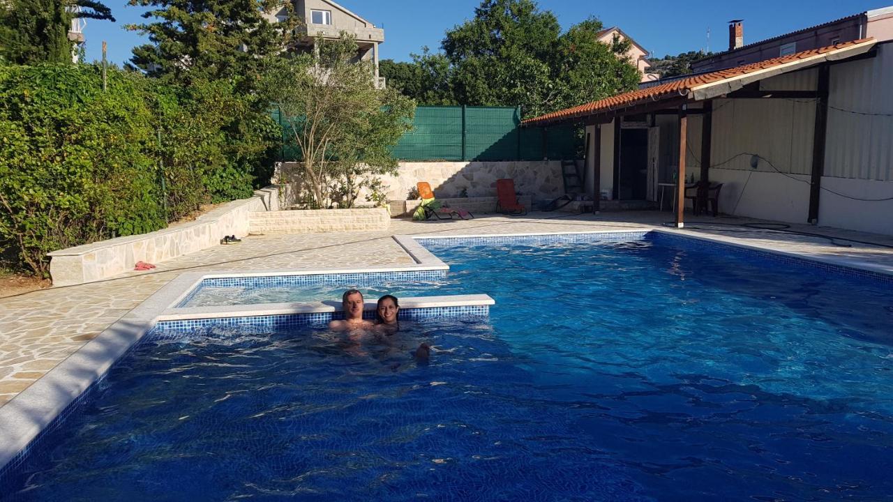 Villa Ivanka Murter Ap C Sa Grijanim Bazenom I Besplatnim Parkingom Εξωτερικό φωτογραφία