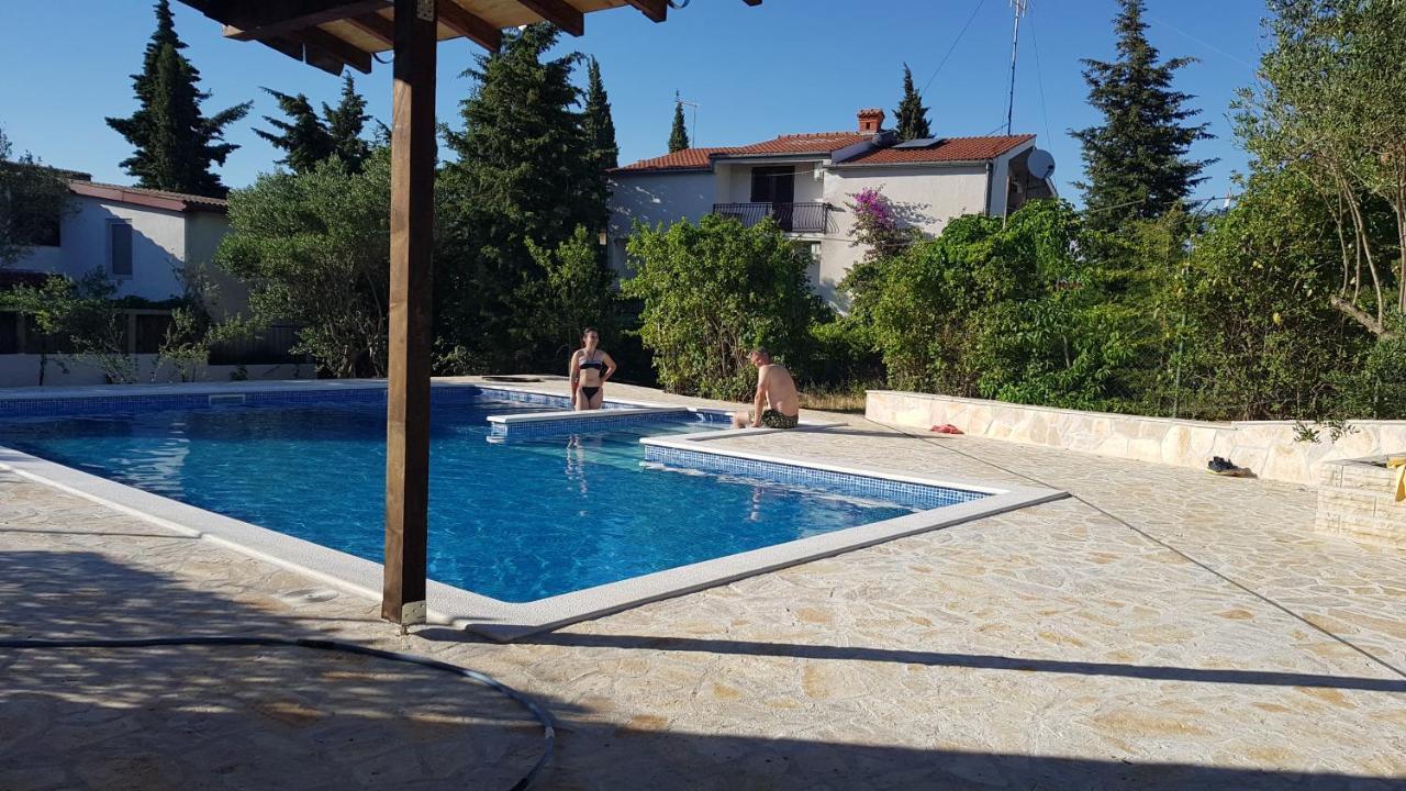 Villa Ivanka Murter Ap C Sa Grijanim Bazenom I Besplatnim Parkingom Εξωτερικό φωτογραφία